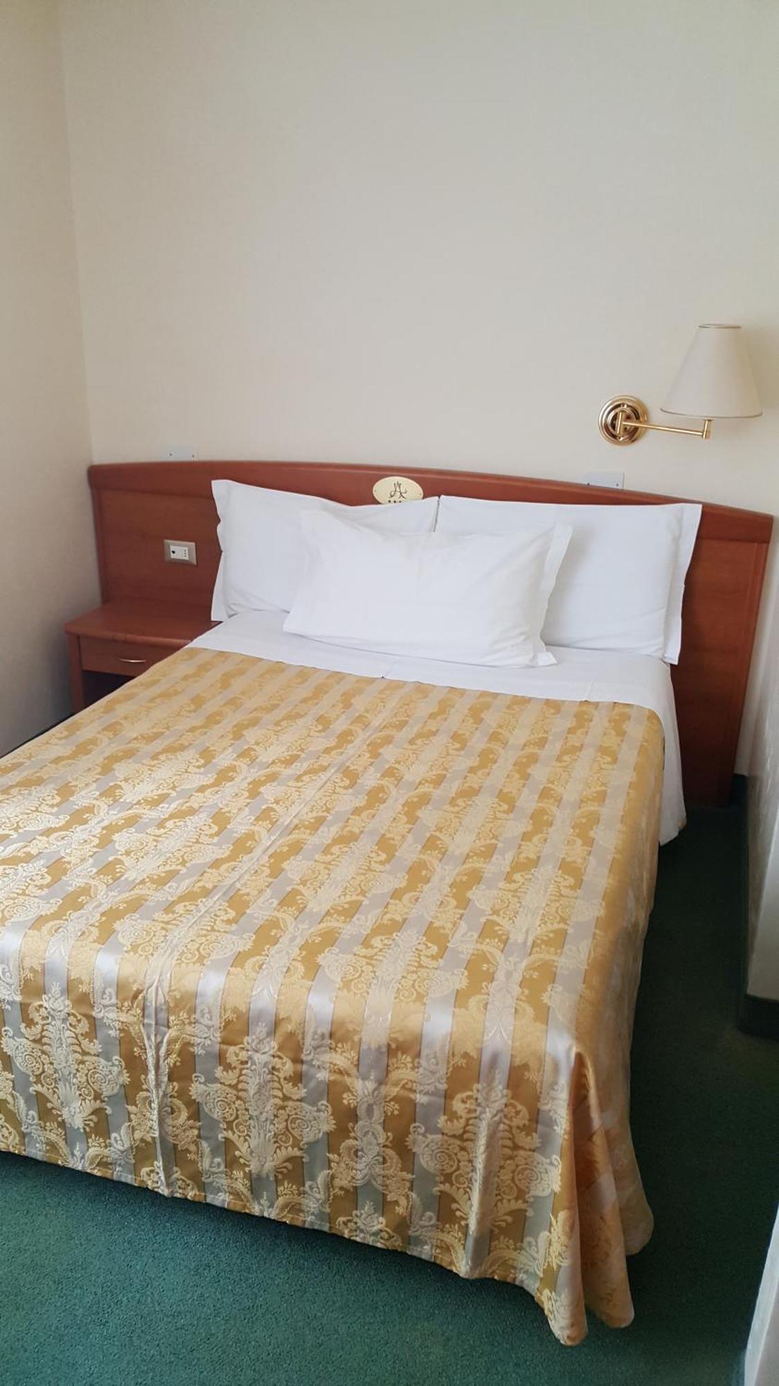 Hotel Arizona Lignano Sabbiadoro Phòng bức ảnh
