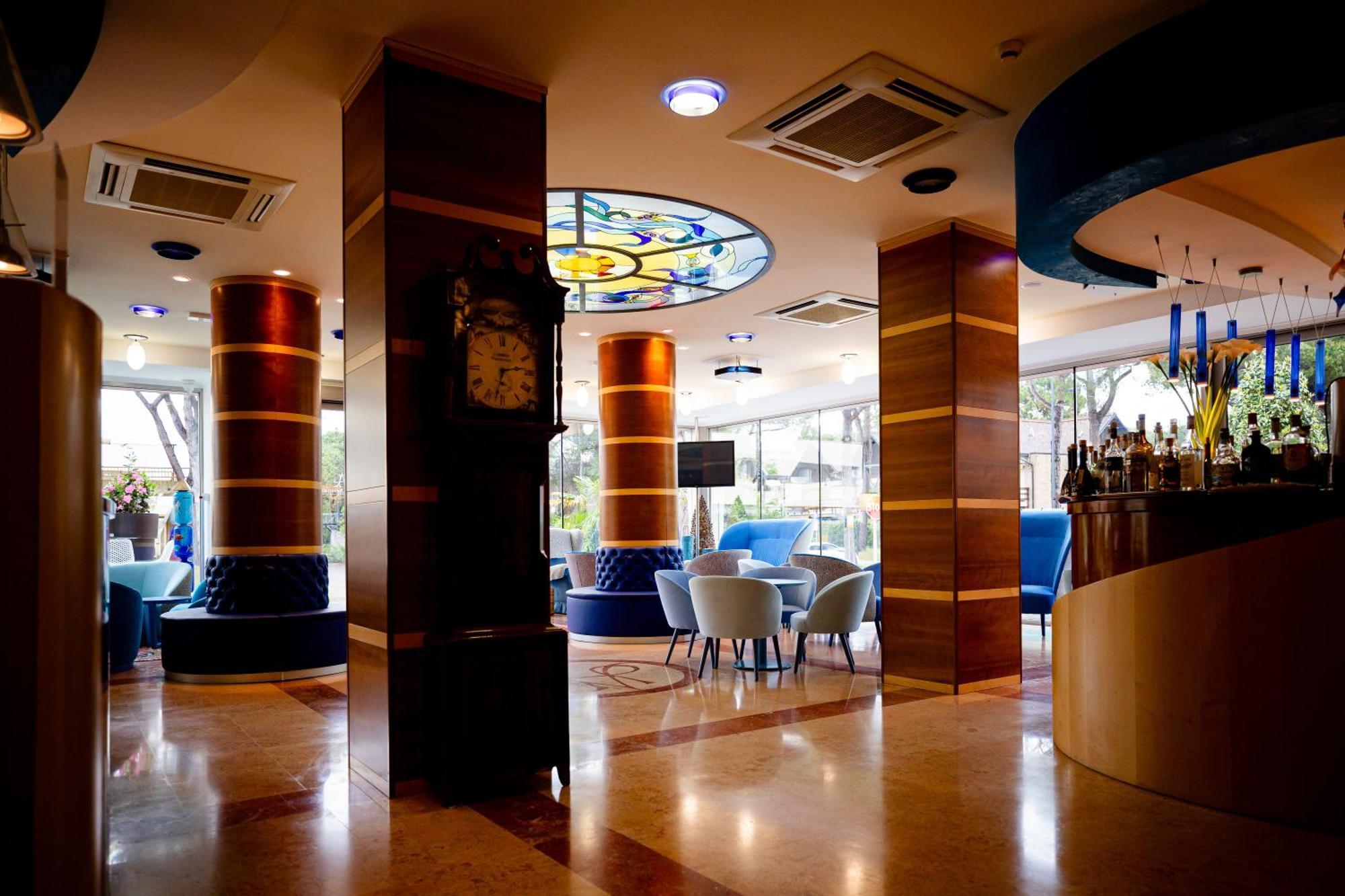 Hotel Arizona Lignano Sabbiadoro Ngoại thất bức ảnh