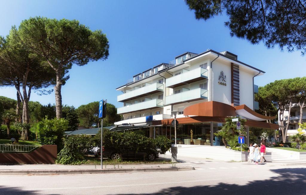 Hotel Arizona Lignano Sabbiadoro Ngoại thất bức ảnh